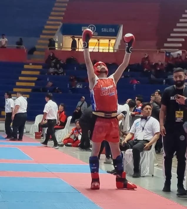 Mario M. Guzmán Silva en competencia